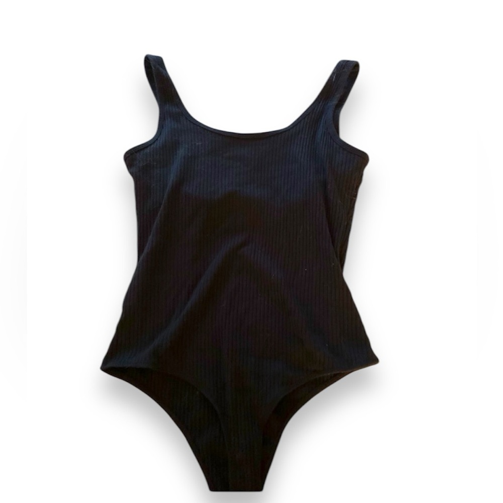 HOLLISTER black bodysuit - Picture 2 of 4